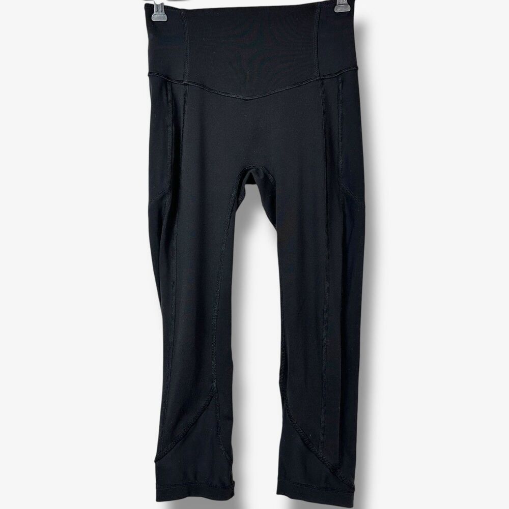Lululemon Cropped Black Leggings Crop Size 4 Pocket Activewear Leisurewear Yoga